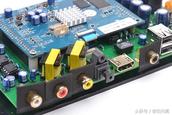 性能怪兽家庭音响,便携强悍的小怪兽音响