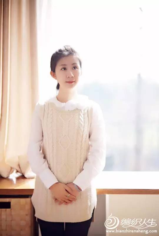 最流行针织的背心女款,今年最洋气的针织背心