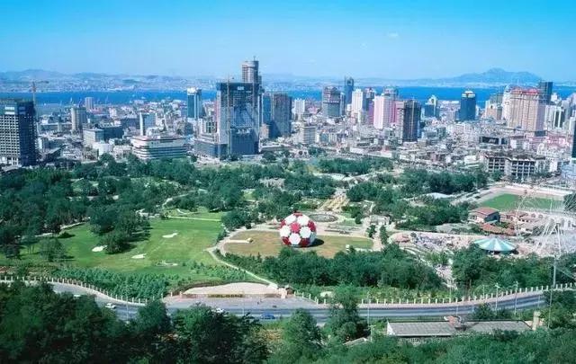 劳动公园大足球内部样子,劳动公园大足球叫什么