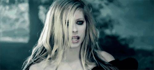 化妆只化上半部分的脸照片,最简单化妆步骤额头粉底