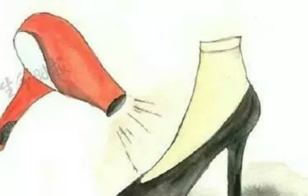 鞋子磨脚都有什么原因,鞋子磨脚后跟特别硬怎么办