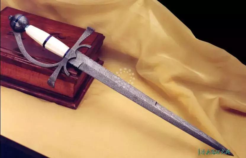 凯文卡森刀剑图片 (凯文卡森刀剑大马士革)