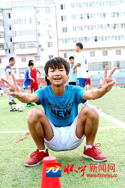 中国足球梦小孩,贵州大山农村孩子的足球梦