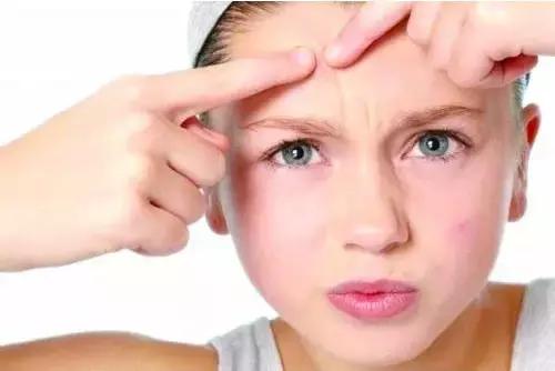 脸上都是坑怎么化妆补救,脸上都是坑怎么修复