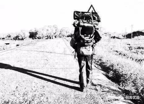 放下包袱背上行囊一起去旅行 (放下包袱背上行囊去旅行)