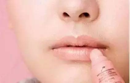 适合晚宴化妆的妆容,晚宴眼妆怎么化妆