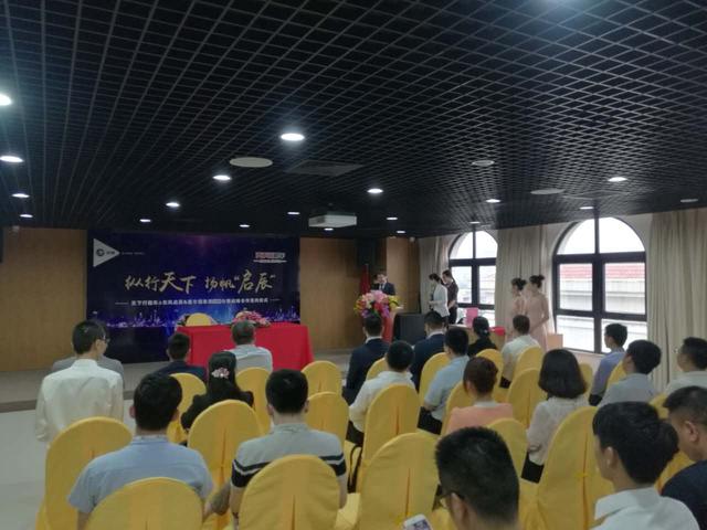 绾佃澶╀笅娴风撼鐧惧窛,绾佃澶╀笅