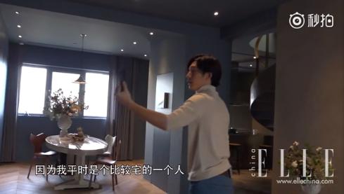 井柏然张若昀红毯,井柏然张若昀机场视频