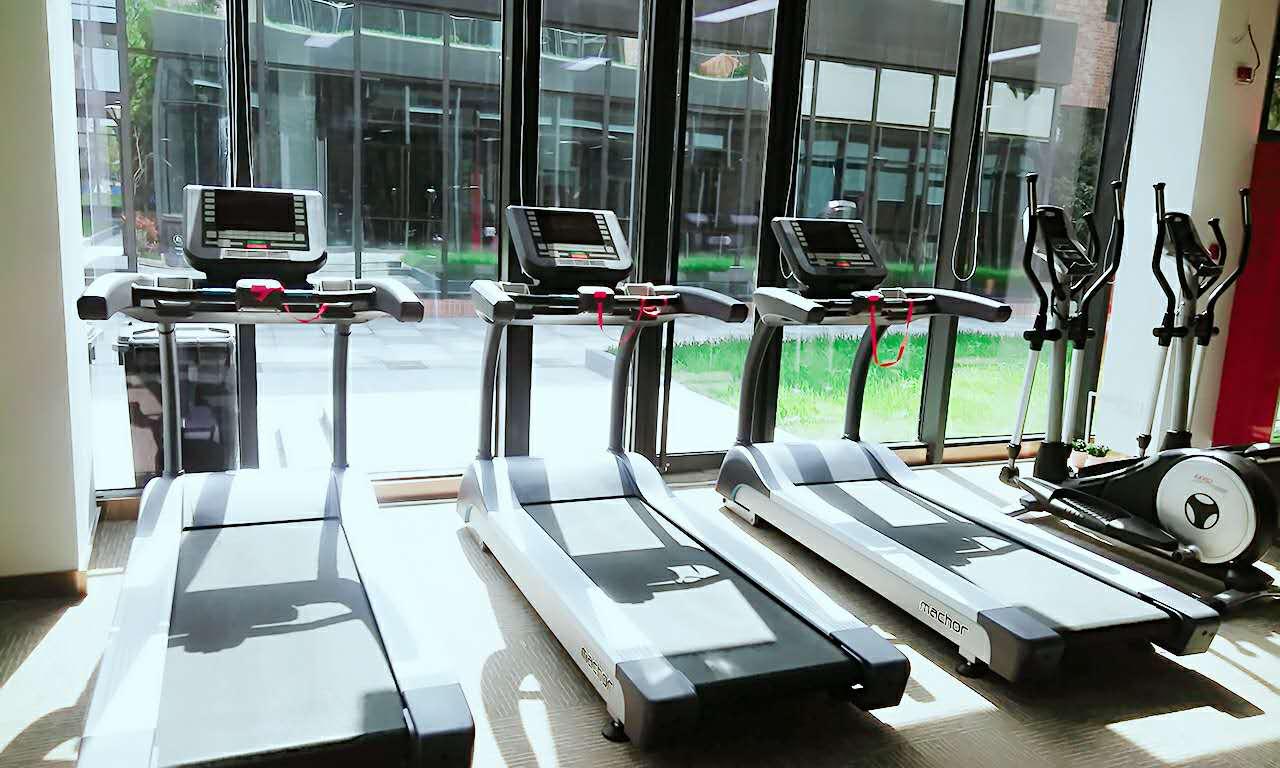 上海弘盛鼎世实业集团设立员工健身活动室