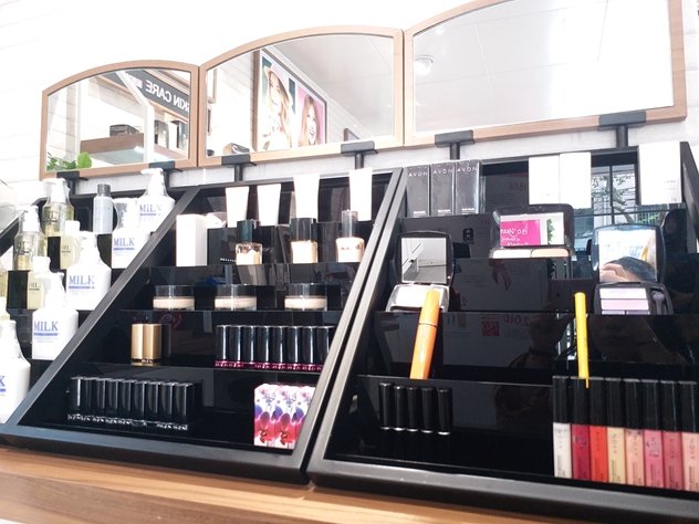 5张图片逛商场,雅芳新形象