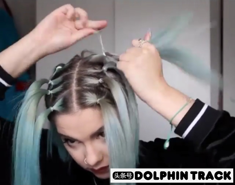 法式珍珠发带短发编发教程,适合中短发的编发ins