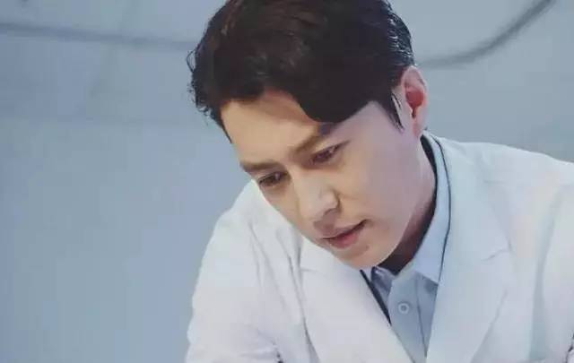 靳东霸道腹黑 (靳东高于常人的淡定和温和)