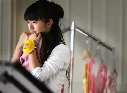 什么发型能变美白脸部发型,选择合适的发型用什么软件