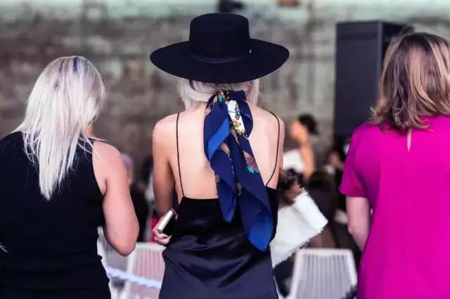 隐形眼镜液洗化妆刷,隐形眼镜水洗化妆刷