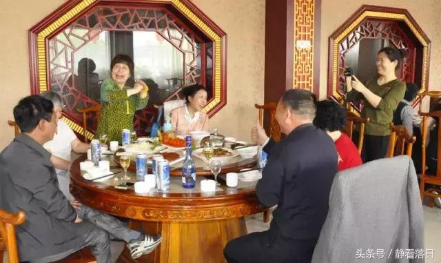 开怀一笑无忌惮，老怪小妖真齐全（红叶网老友聚会图文综合）