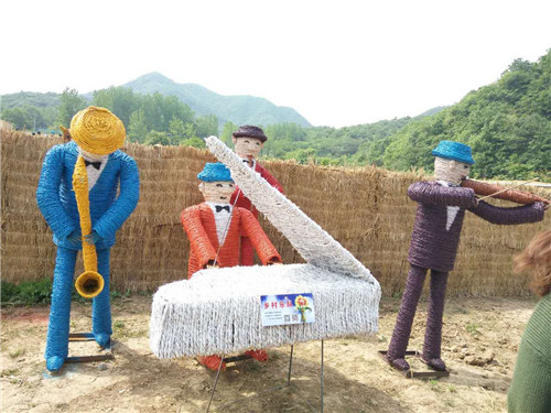 信阳稻草人乐园,信阳郝堂村稻草人