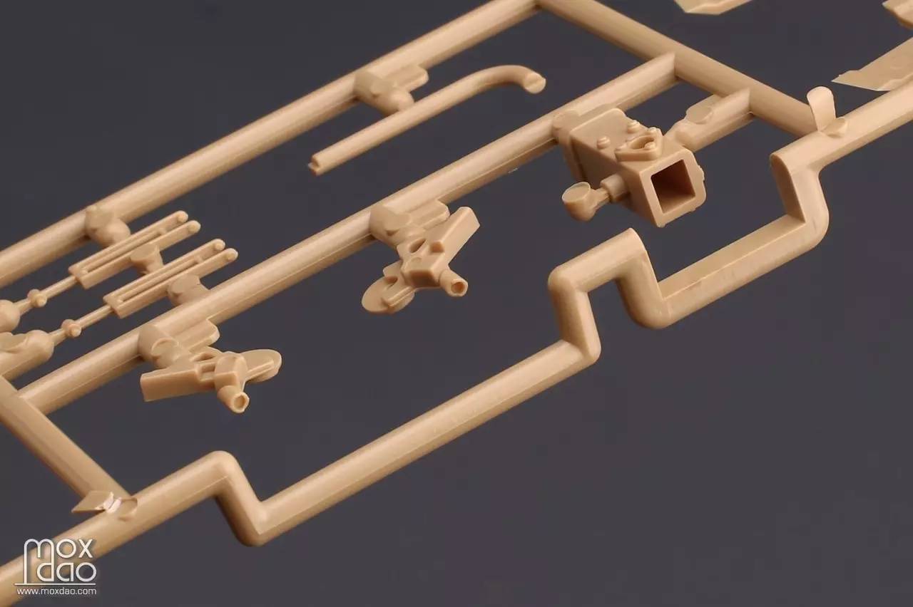 MENG出品的俄罗斯BMR-3M装甲扫雷车｜板件开盒