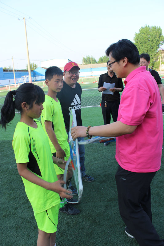 青春如火超越自我拔河比赛,青春如火超越自我全力以赴