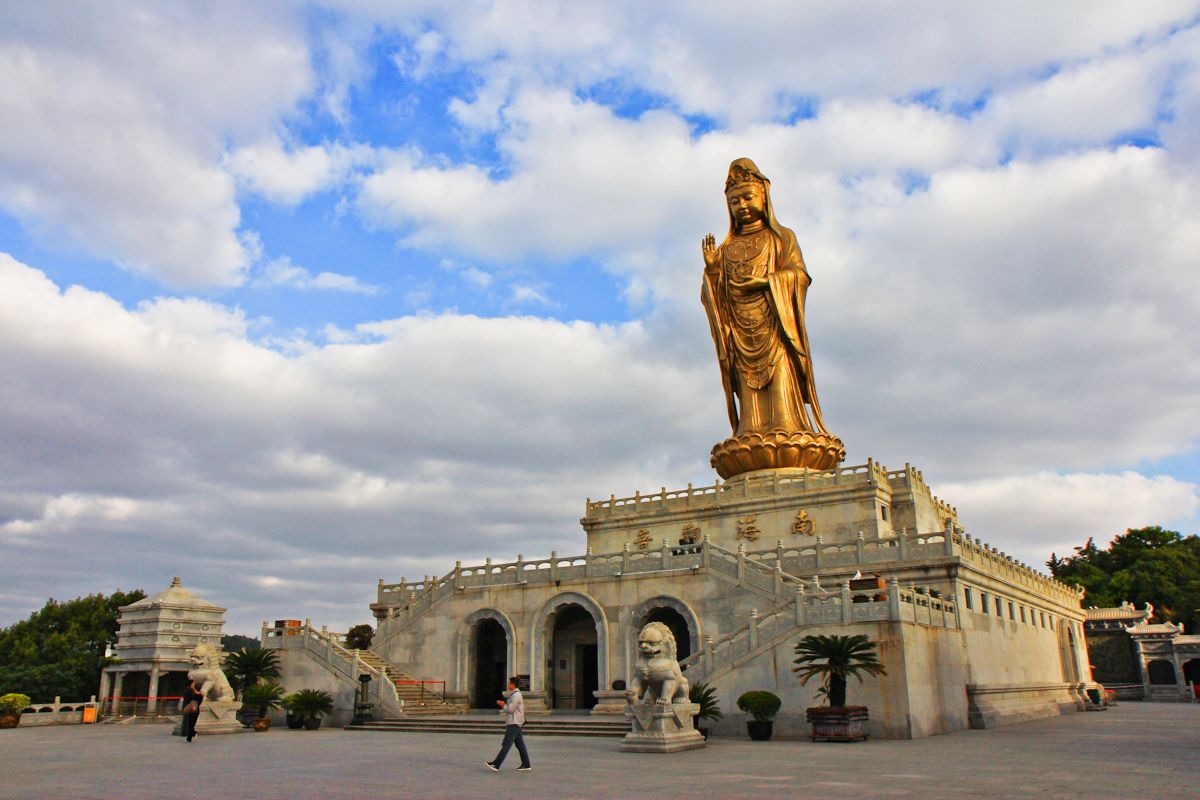 最庄严的佛像竖屏图片,中国最出名的十大佛像