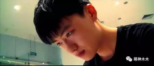 他曾是超级童星却误入歧途,他曾是红极一时的童星