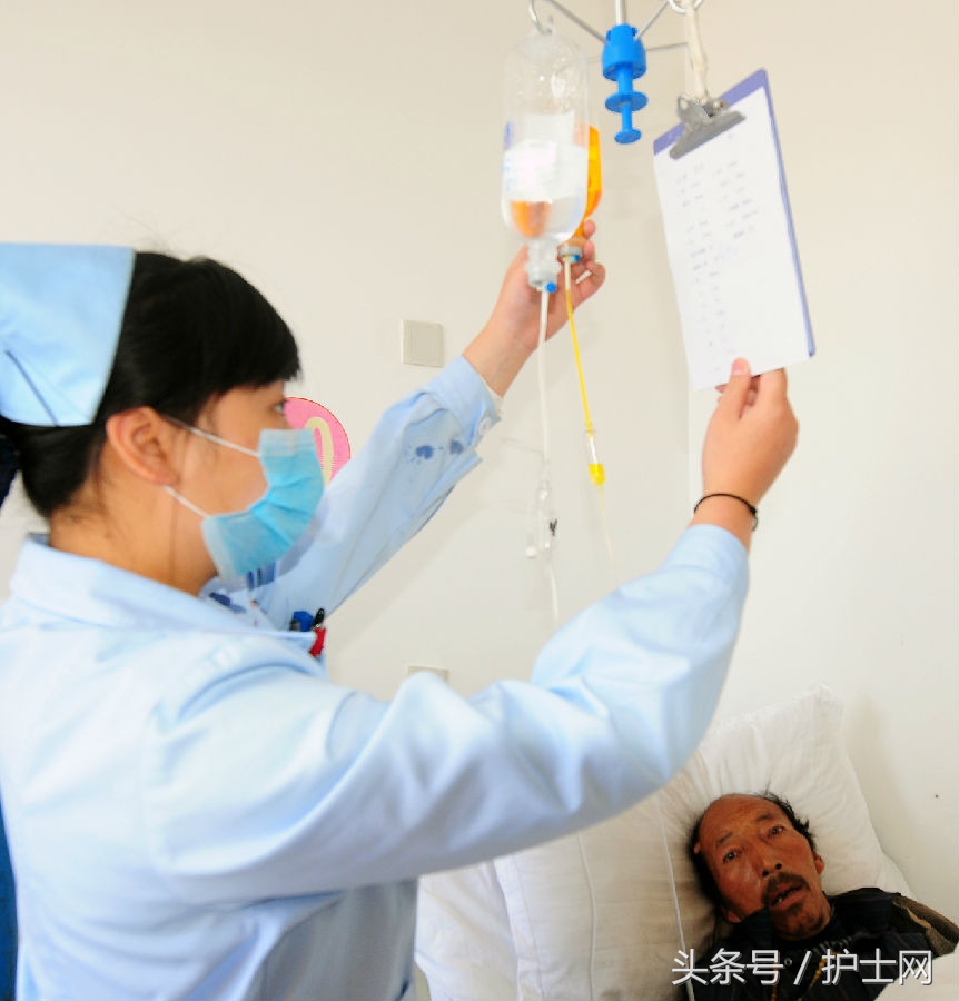 护士换错液体怎样和病人解释,护士换错液体医院会怎么处理