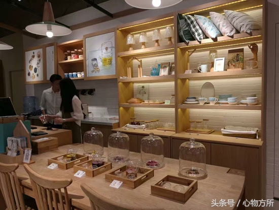 茵曼女装体验馆,茵曼服装实体体验店