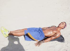 彭于晏腹肌怎么练的,彭于晏身材的正确练法