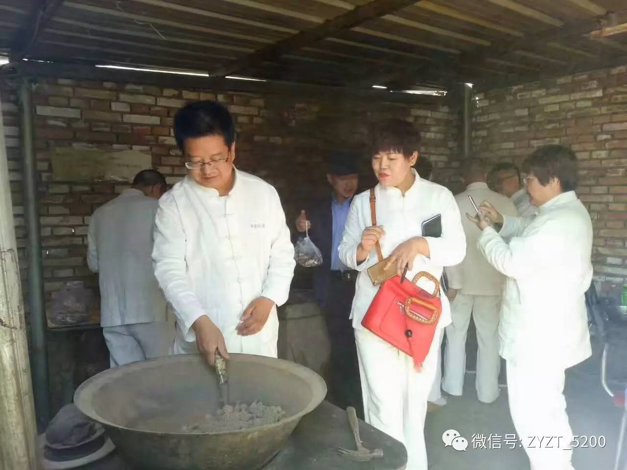 各地骨干观摩全国最美医生高鑫风湿病1+3诊疗体系特色外治法