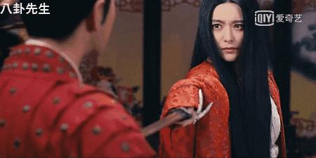 范冰冰被酒瓶爆头,刘德华被殴打,这些明星拍戏真不容易