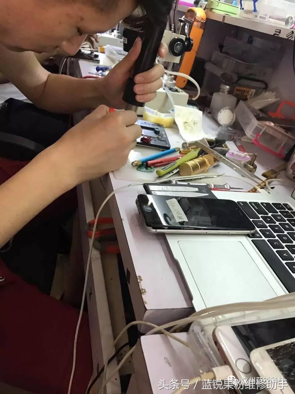 iphone7plus充电一直重启,iphone7p小电流不开机