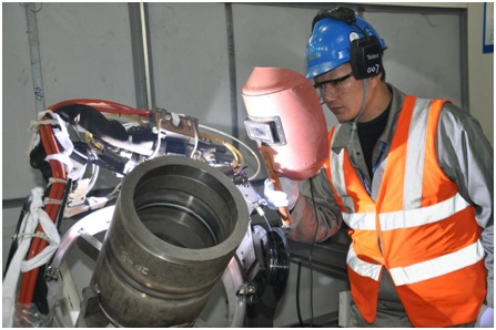 “核二代”焊将罗开峰：自创“盲焊”技术成就“大师宝典”