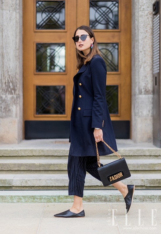 母亲节送妈妈鞋子百搭,母亲节送给妈妈的平底鞋