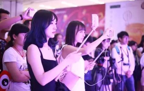 蹭财经直播风口却巨亏，“中国彭博社”大智慧到底怎么了？