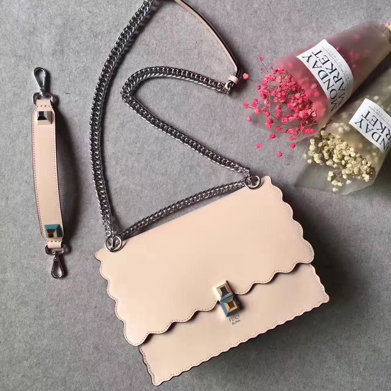 fendi包包最新款,fendi包的经典款