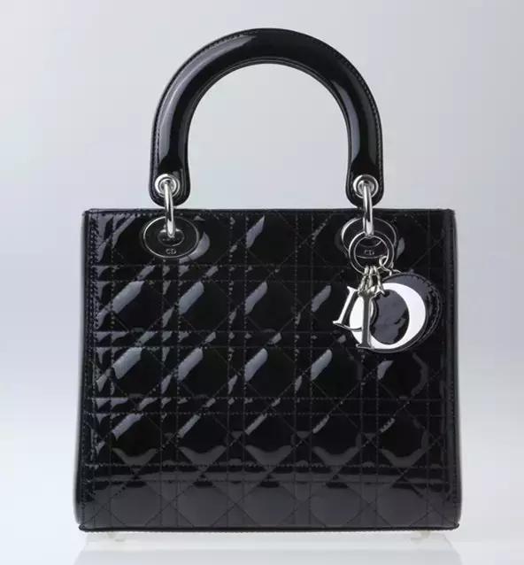 漆皮是不是很硬的,漆皮是人造革吗