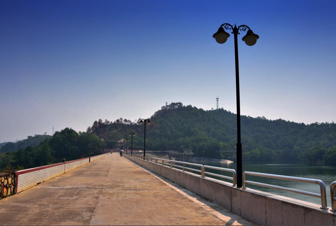 万梓良客家哪里人,万梓良祖籍广东宝安什么村