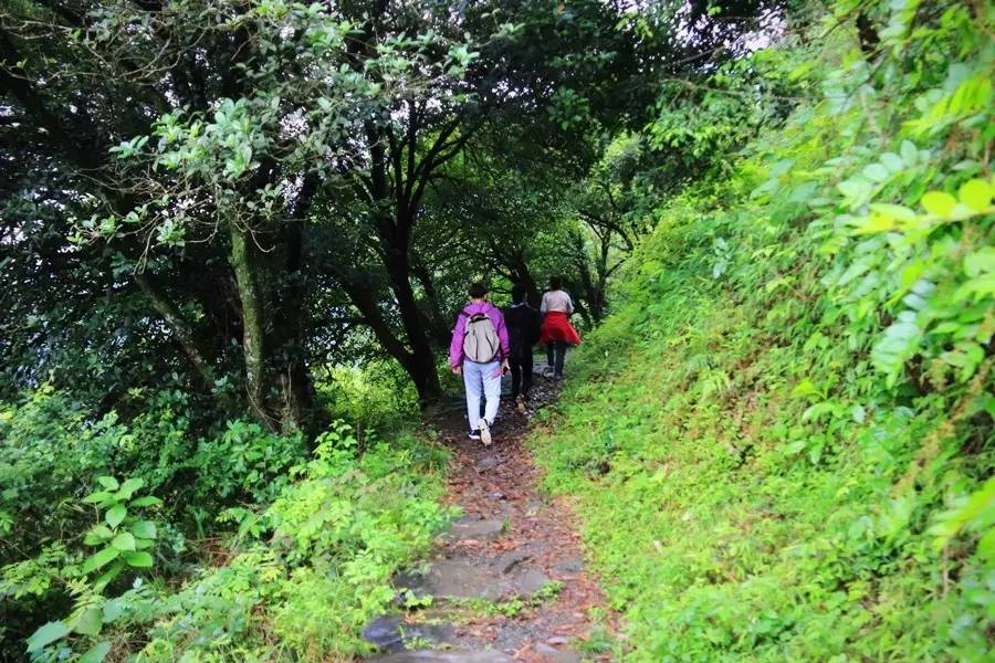 元宝山下,山水云间,悠悠闲云时光,恰好那时我也在