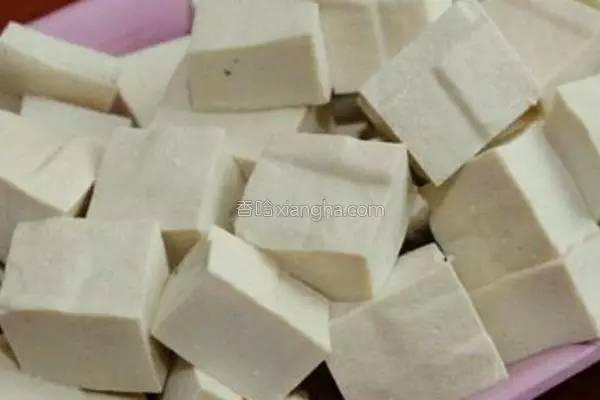 豆腐的这种做法太下饭了，咬一口会爆汁，孩子把盘子都舔干净