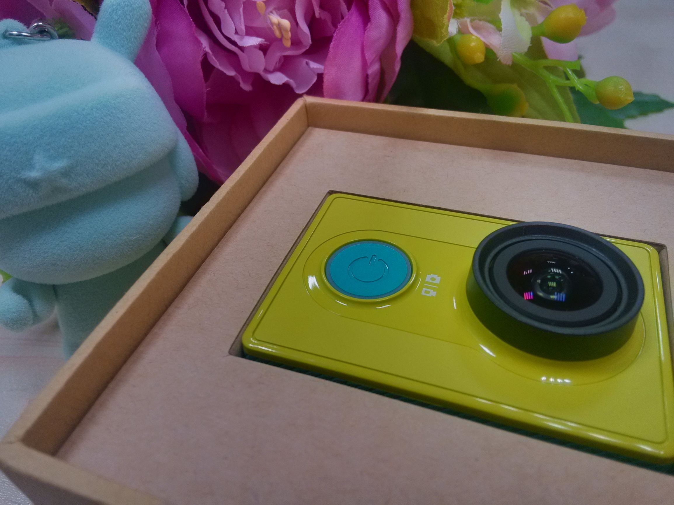 小蚁运动相机怎么通电自动开机,小蚁运动相机一代介绍