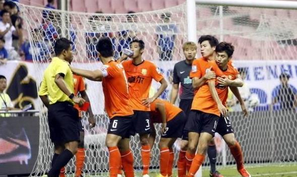 前国脚成维权专业户为表达不满被禁赛多达18场