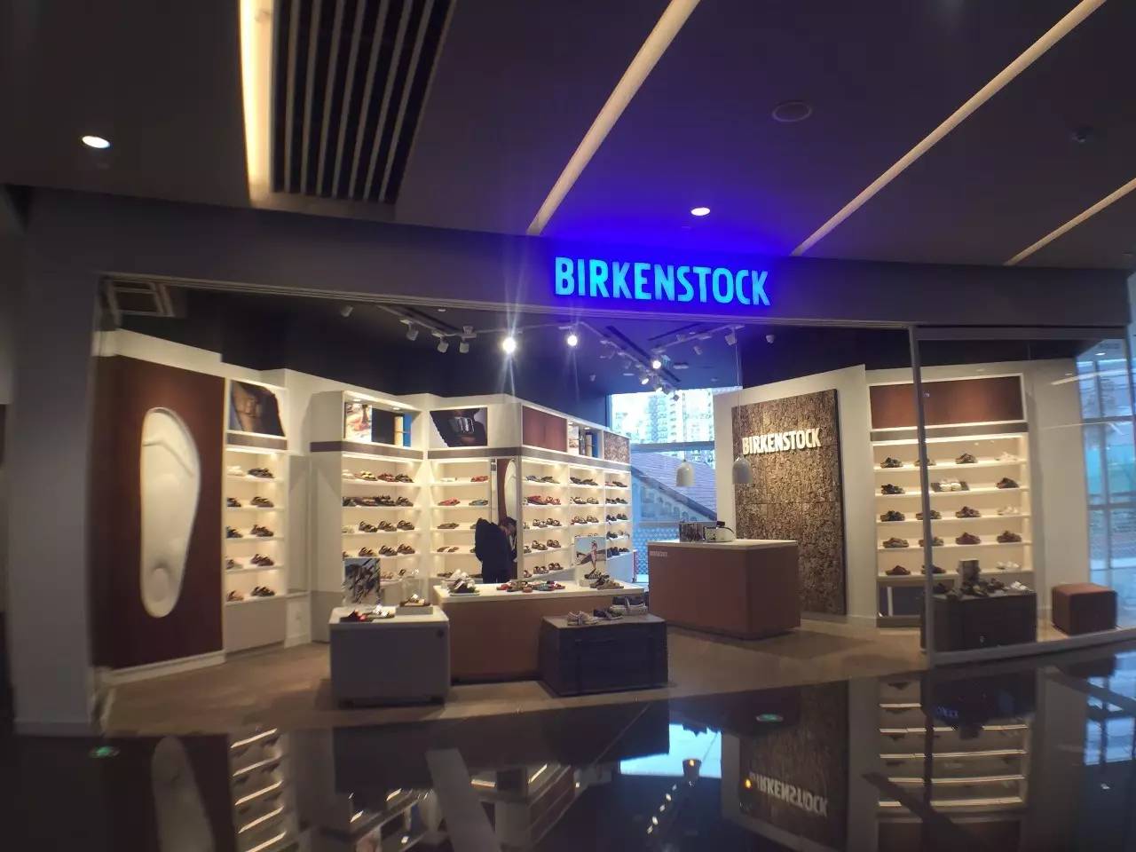 上海来福士是什么商场,魔都上海长宁来福士