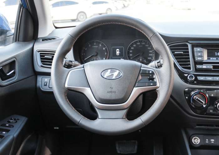 现代悦纳rv1.4自动挡试驾,现代悦纳rv两厢什么发动机