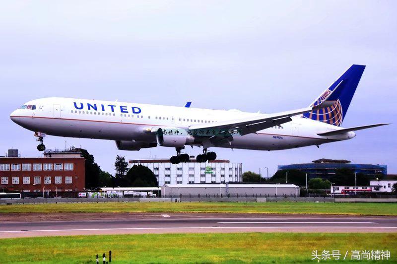 男子踩飞行板飞越英吉利海峡,法国飞人23分钟飞越英吉利海峡