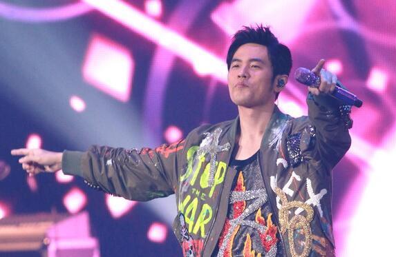 陈羽凡和狗仔,陈羽凡怒砸狗仔车完整版