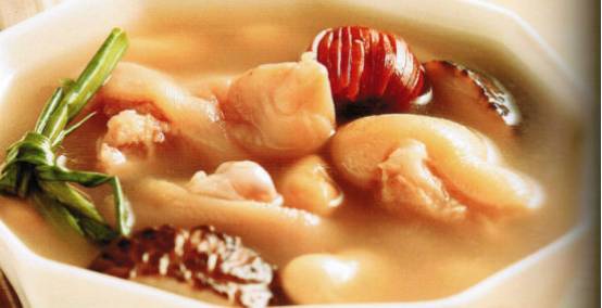 女人身上皮肤光滑细腻的原因,女生吃什么皮肤才水水嫩嫩的