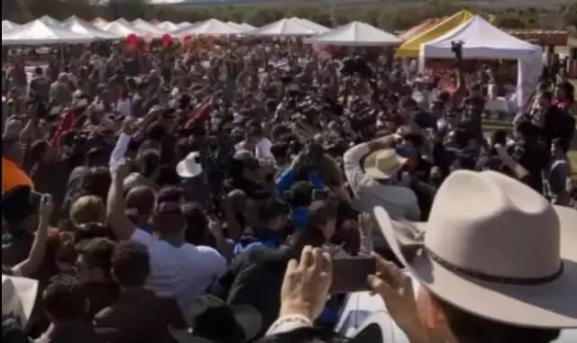 就发了一条Facebook，全国人民为她庆生