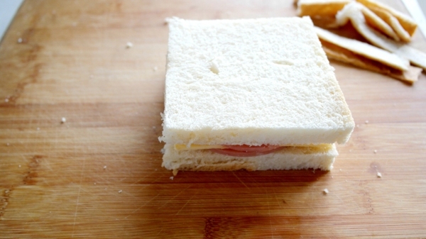 港式早餐番茄牛肉通粉西多士滑蛋,空气炸锅西多士早餐做法