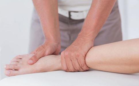 左眼皮跳腿抽筋,小腿抽筋眼皮跳怎么回事