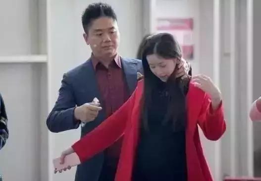 如何看待奶茶妹妹和刘强东的爱情,奶茶妹妹对于刘强东最近评价