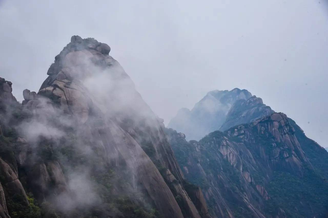 北石：江西上饶灵山告诉我，原来石头也可以一柱擎天！